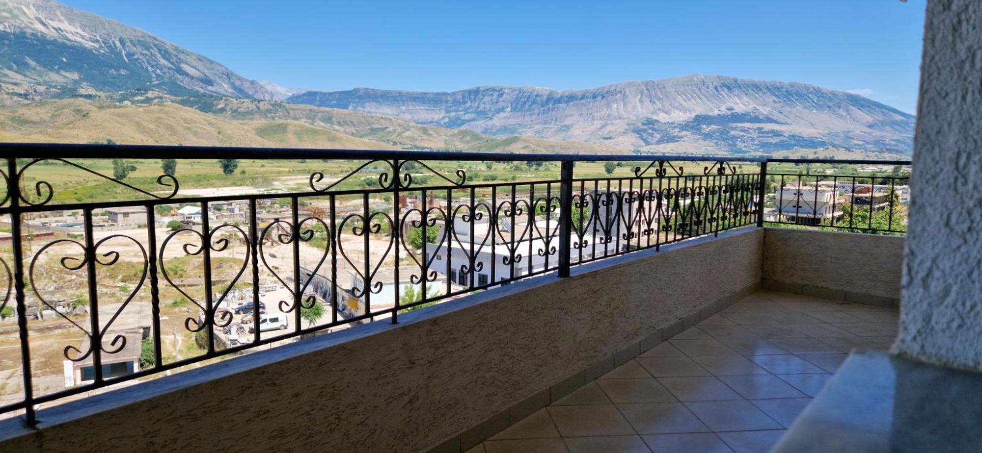 Shena Guest House Gjirokastër Eksteriør bilde
