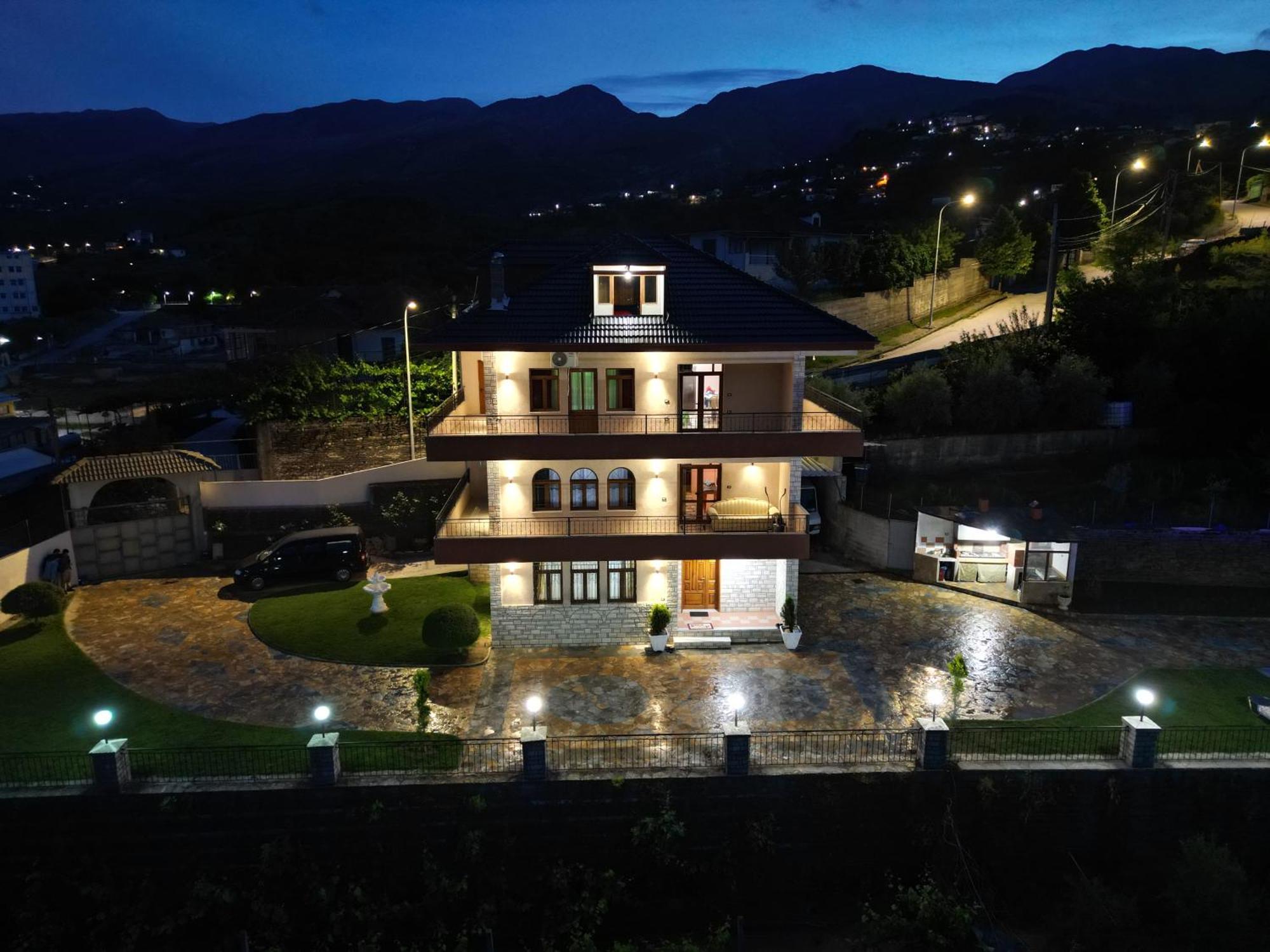 Shena Guest House Gjirokastër Eksteriør bilde
