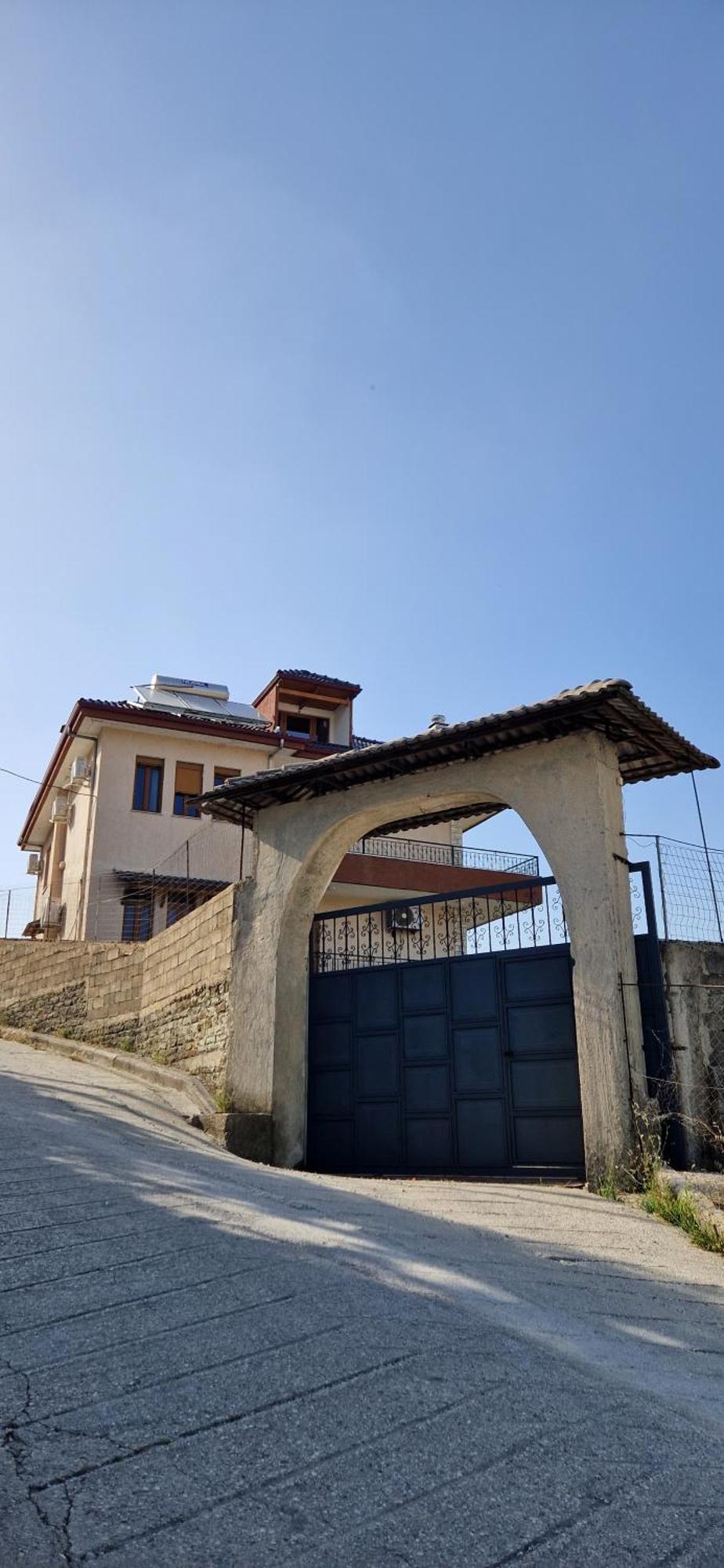 Shena Guest House Gjirokastër Eksteriør bilde