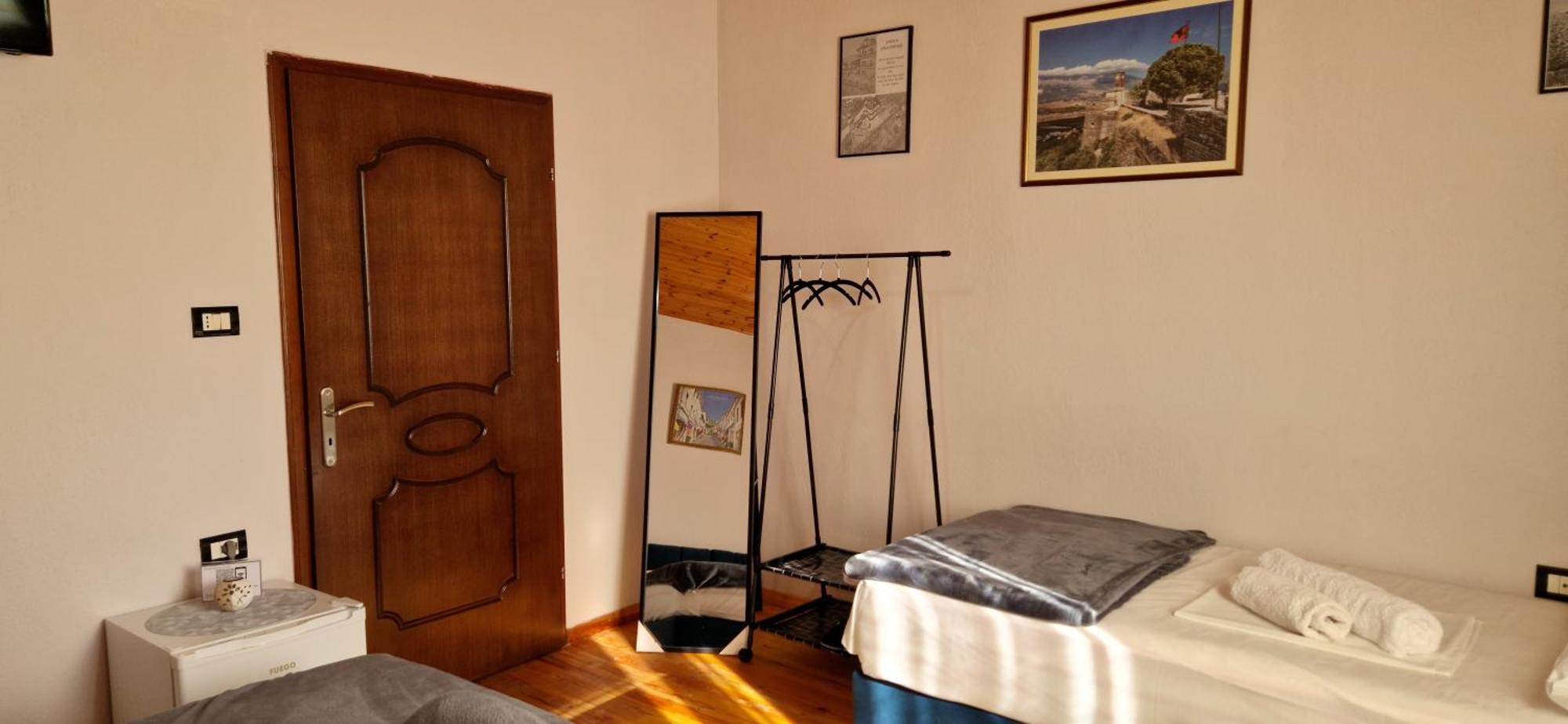 Shena Guest House Gjirokastër Eksteriør bilde